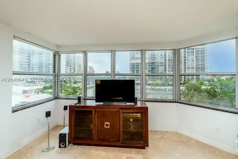 1985 S Ocean Drive Hallandale Beach FL 33009