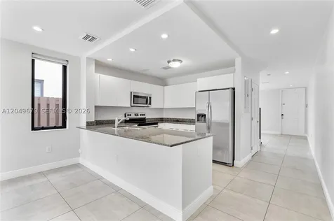 4390 E 10th Avenue Hialeah FL 33013