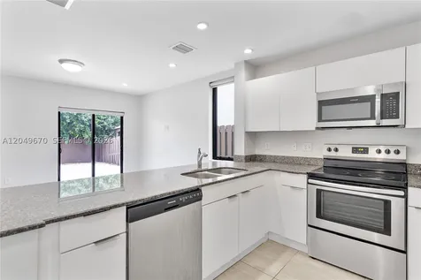 4390 E 10th Avenue Hialeah FL 33013