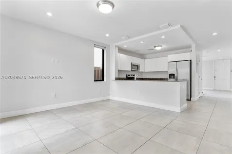 4390 E 10th Avenue Hialeah FL 33013