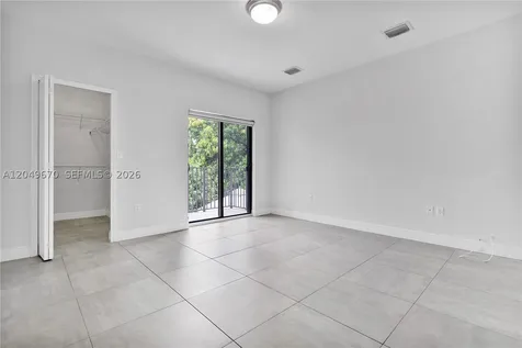4390 E 10th Avenue Hialeah FL 33013