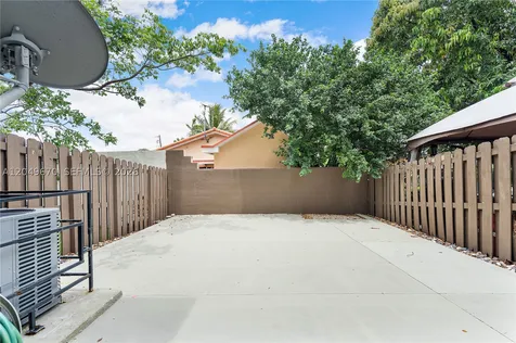 4390 E 10th Avenue Hialeah FL 33013