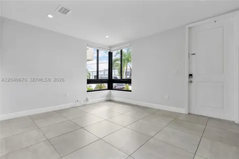 4390 E 10th Avenue Hialeah FL 33013