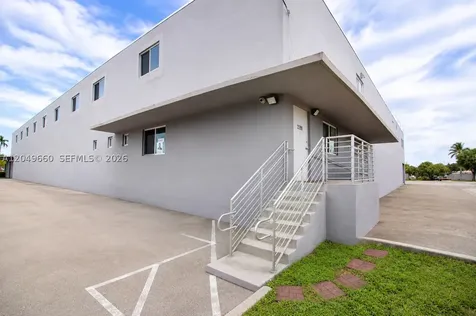 2290 W 8th Avenue Hialeah FL 33010