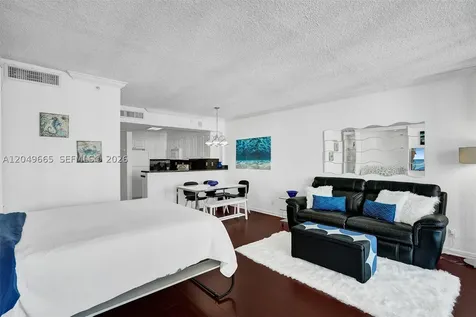 2501 S Ocean Drive Hollywood FL 33019