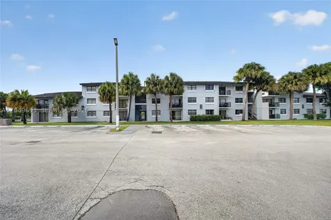 7195 NW 179th Street Hialeah FL 33015