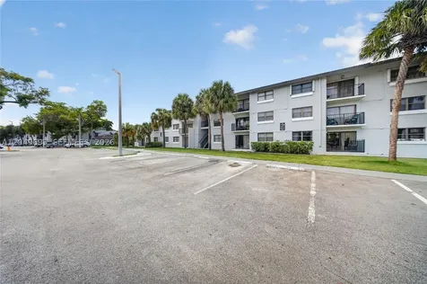 7195 NW 179th Street Hialeah FL 33015