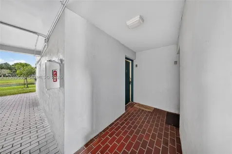 7195 NW 179th Street Hialeah FL 33015
