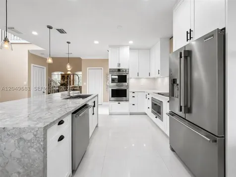 16519 SW 67th Terrace Miami FL 33193