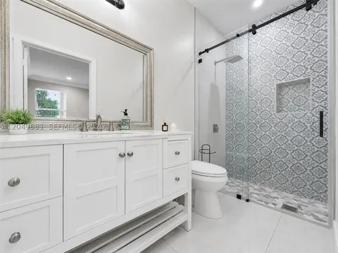 16519 SW 67th Terrace Miami FL 33193