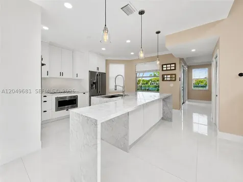 16519 SW 67th Terrace Miami FL 33193