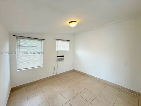 2461 NW 5th Street Miami FL 33125