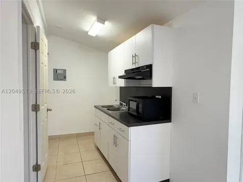 2461 NW 5th Street Miami FL 33125