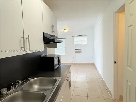 2461 NW 5th Street Miami FL 33125