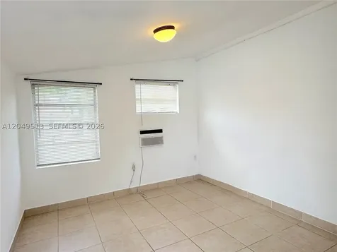 2461 NW 5th Street Miami FL 33125