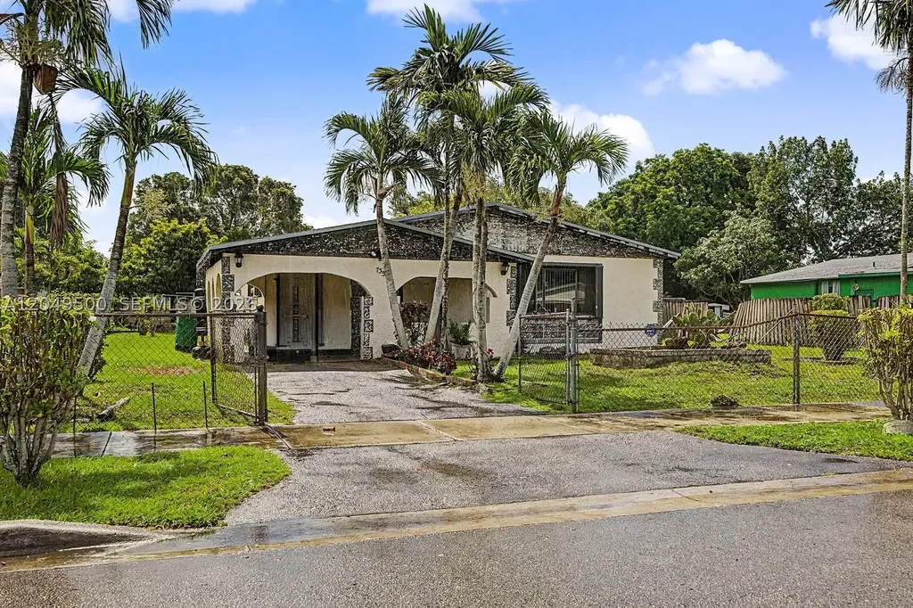 735 NW 8th Court Florida City FL 33034