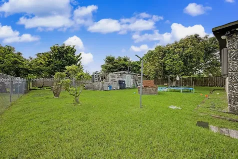 735 NW 8th Court Florida City FL 33034