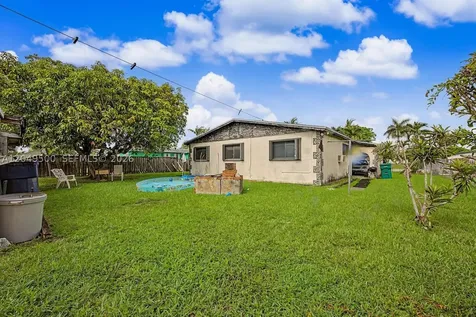 735 NW 8th Court Florida City FL 33034