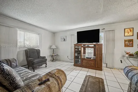 735 NW 8th Court Florida City FL 33034