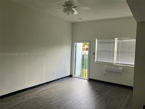 467 NW 8th Street Miami FL 33136