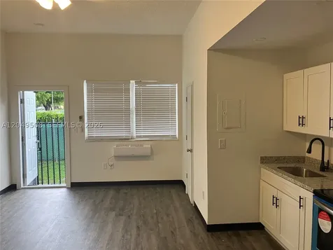 467 NW 8th Street Miami FL 33136