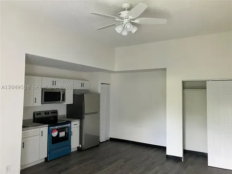 467 NW 8th Street Miami FL 33136