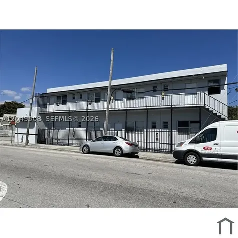 467 NW 8th Street Miami FL 33136