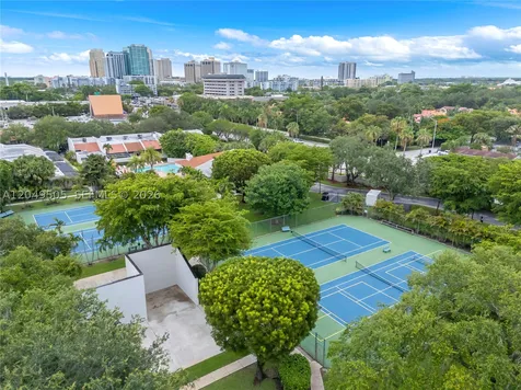8087 SW 86th Terrace Miami FL 33143