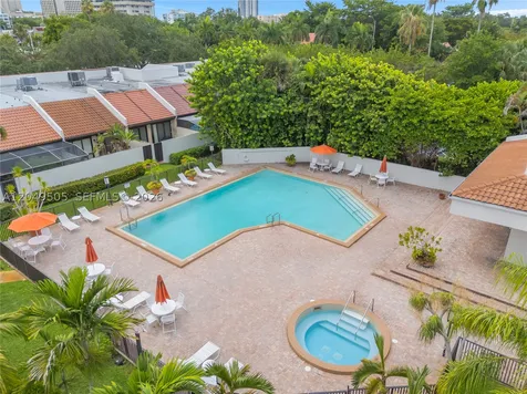 8087 SW 86th Terrace Miami FL 33143