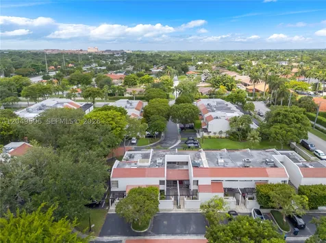 8087 SW 86th Terrace Miami FL 33143