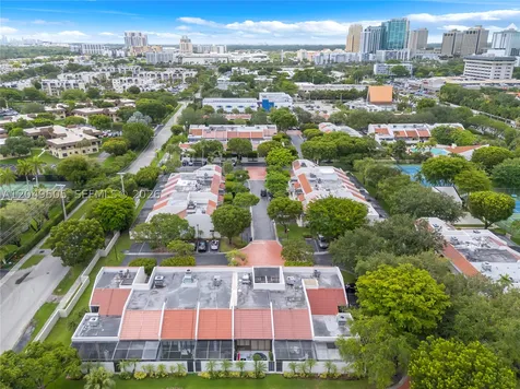 8087 SW 86th Terrace Miami FL 33143