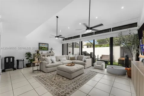 8087 SW 86th Terrace Miami FL 33143