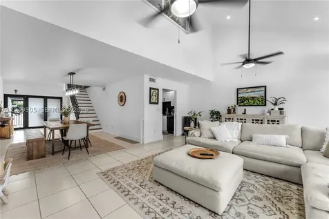 8087 SW 86th Terrace Miami FL 33143