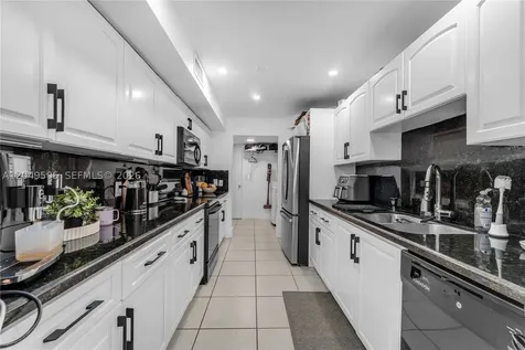 8087 SW 86th Terrace Miami FL 33143
