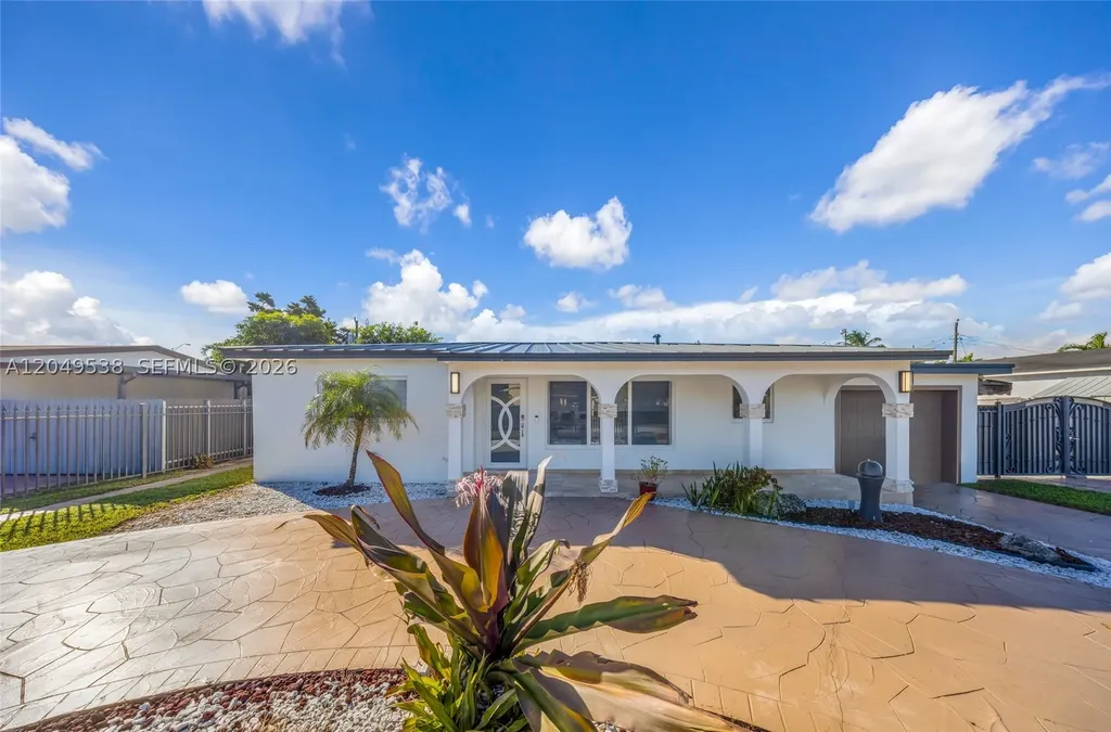 490 W 33rd Place Hialeah FL 33012