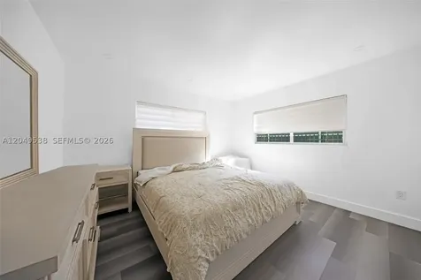 490 W 33rd Place Hialeah FL 33012
