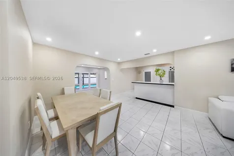 490 W 33rd Place Hialeah FL 33012