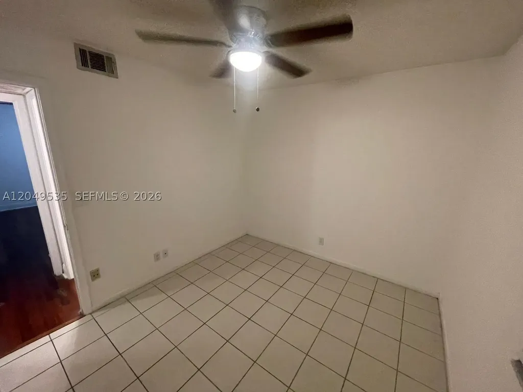807 Twin Lakes Drive Coral Springs FL 33071