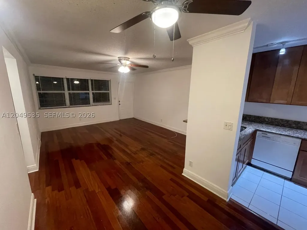 807 Twin Lakes Drive Coral Springs FL 33071