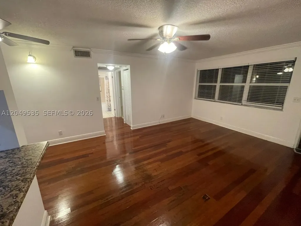 807 Twin Lakes Drive Coral Springs FL 33071