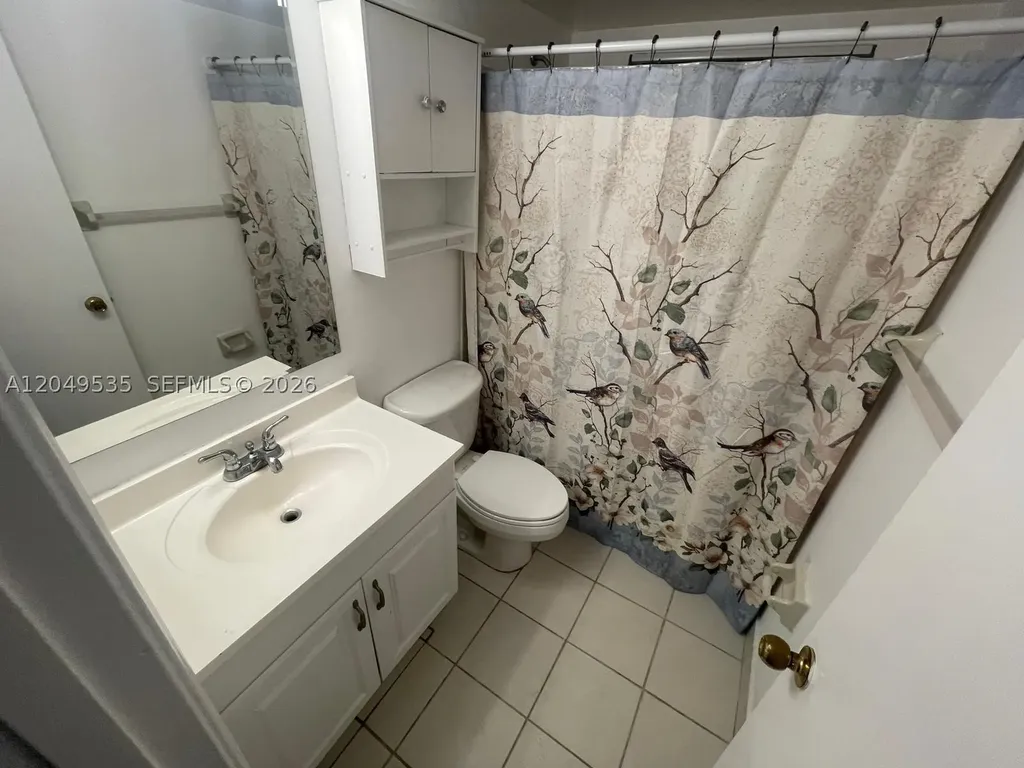 807 Twin Lakes Drive Coral Springs FL 33071