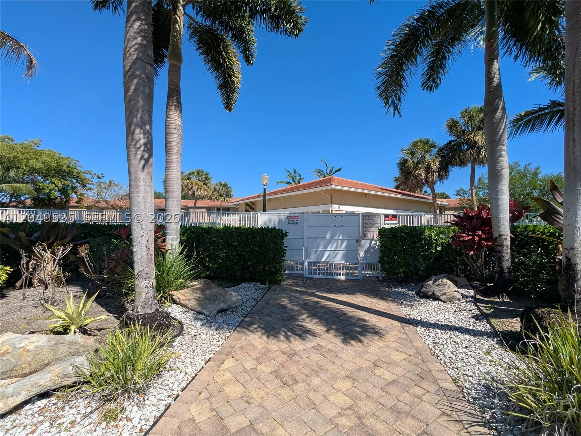807 Twin Lakes Drive Coral Springs FL 33071