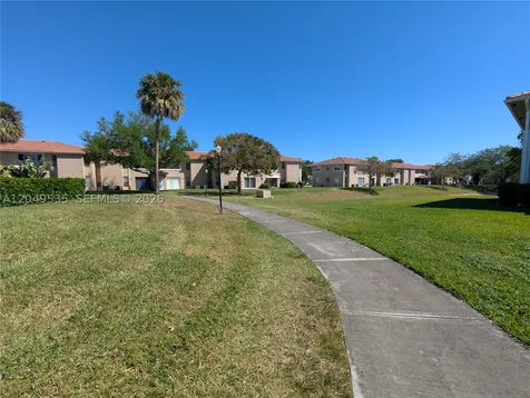 807 Twin Lakes Drive Coral Springs FL 33071