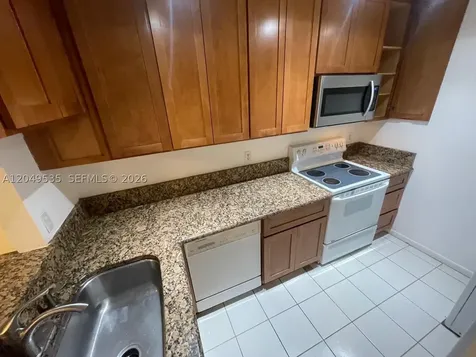 807 Twin Lakes Drive Coral Springs FL 33071