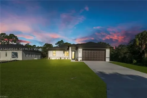 1405 Palmetto Avenue Lehigh Acres FL 33972