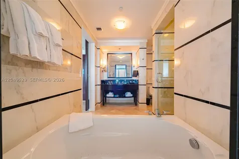 4391 Collins Avenue Miami Beach FL 33140