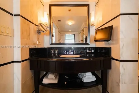 4391 Collins Avenue Miami Beach FL 33140