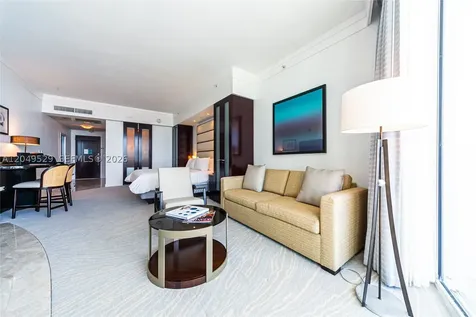 4391 Collins Avenue Miami Beach FL 33140