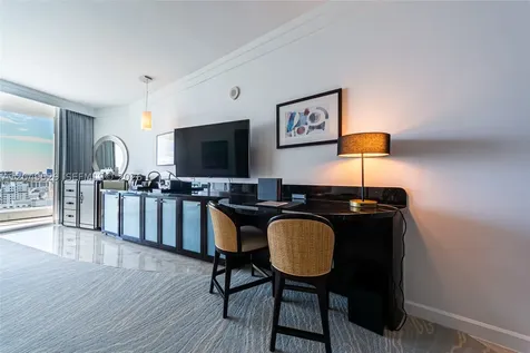 4391 Collins Avenue Miami Beach FL 33140