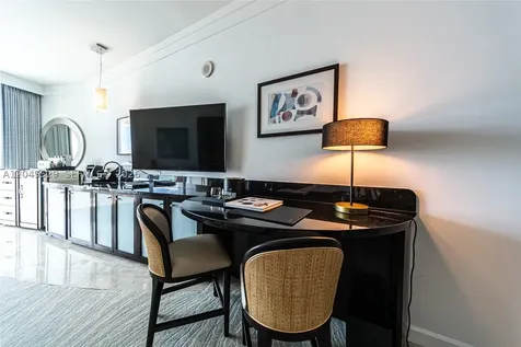 4391 Collins Avenue Miami Beach FL 33140